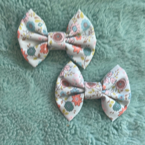 Small Mint Floral Bow Set