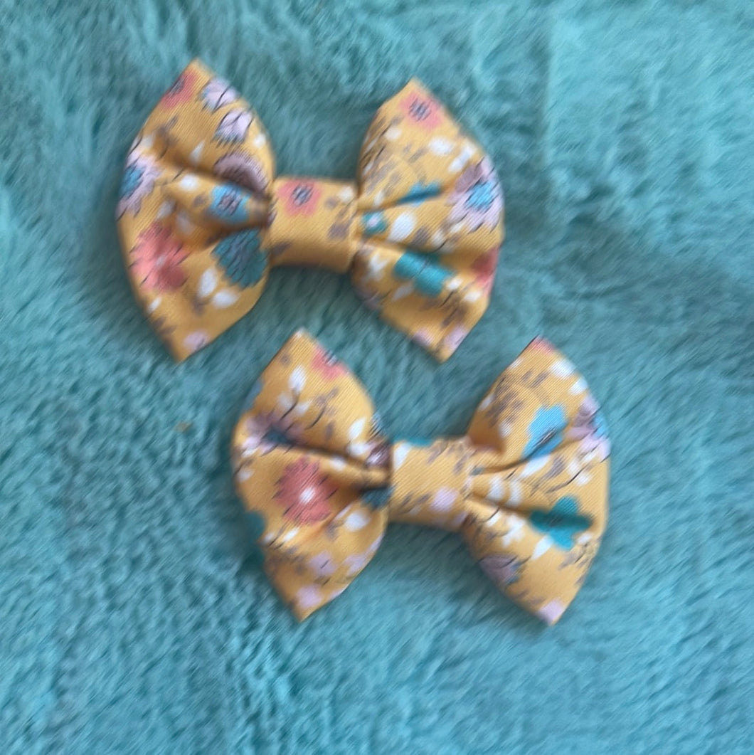 Small Yellow Floral Bow Set